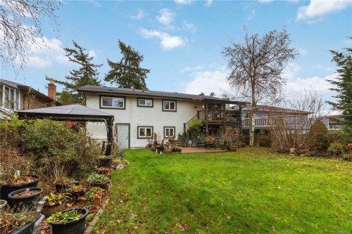 9930 Bessredge Pl, Sidney, BC 