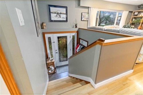 9930 Bessredge Pl, Sidney, BC 