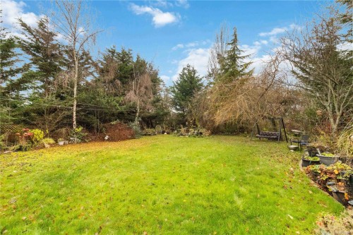 9930 Bessredge Pl, Sidney, BC 