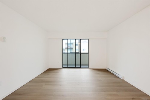 206-2610 Graham St, Victoria, BC - Indoor Photo Showing Other Room
