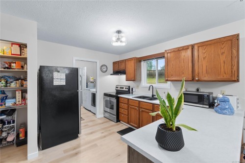 2629 Labieux Rd, Nanaimo, BC - Indoor Photo Showing Kitchen With Double Sink
