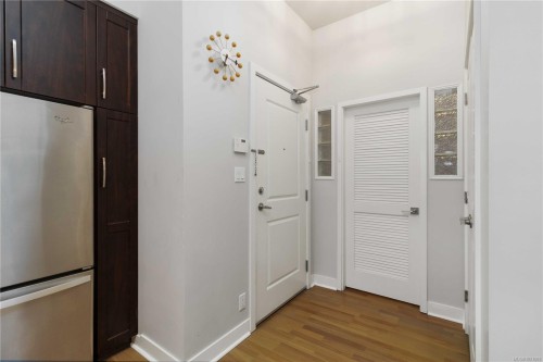 420-1395 Bear Mountain Pkwy, Langford, BC - Indoor Photo Showing Other Room