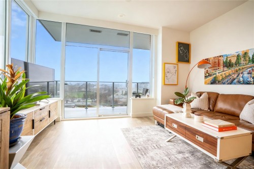 804-60 Saghalie Rd  Victoria, BC V9A 0H1