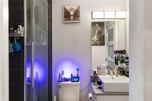 N405-1105 Pandora Ave, Victoria, BC - Indoor Photo Showing Bathroom