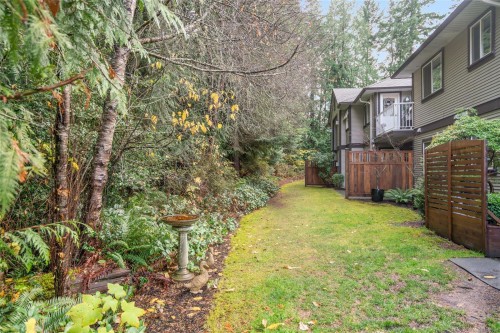 205-440 Schley Pl, Qualicum Beach, BC - Outdoor