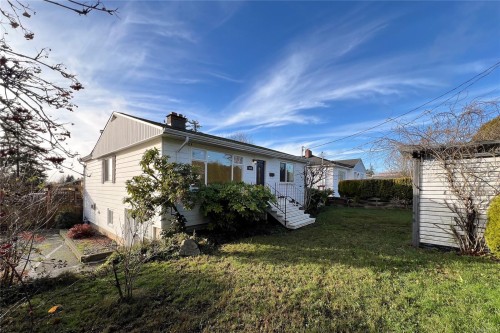 3876 Carey Rd, Saanich, BC 