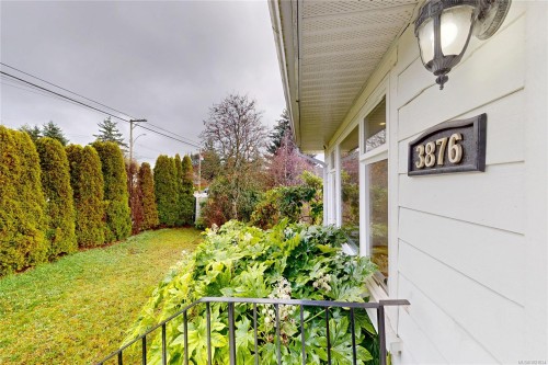 3876 Carey Rd, Saanich, BC 