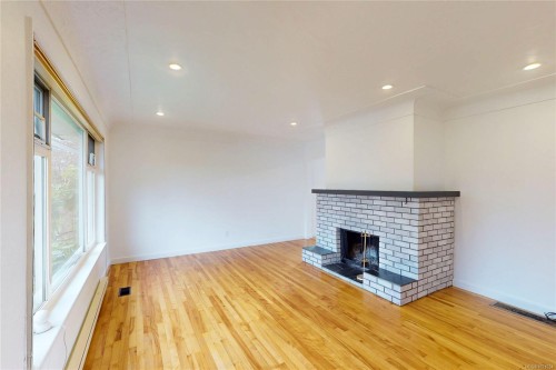 3876 Carey Rd, Saanich, BC 