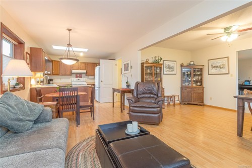 507 Eaglecrest Dr, Qualicum Beach, BC 