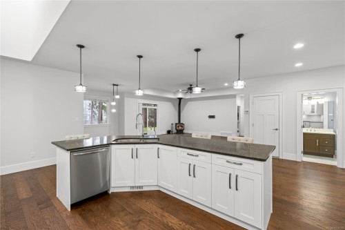 2168 Waring Rd, Nanaimo, BC 