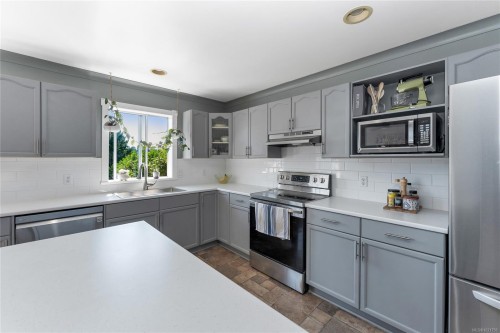 505 Windthrop Rd, Colwood, BC 