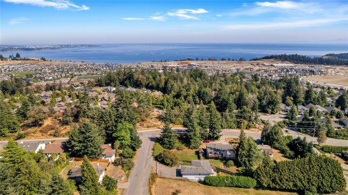 505 Windthrop Rd, Colwood, BC 