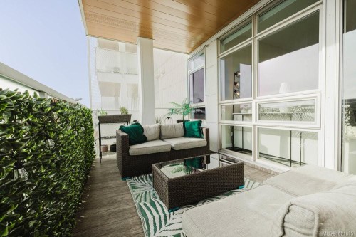 210-881 Short St, Saanich, BC - Outdoor With Exterior