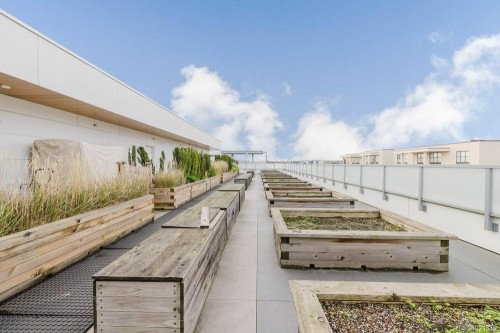 210-881 Short St, Saanich, BC - Outdoor