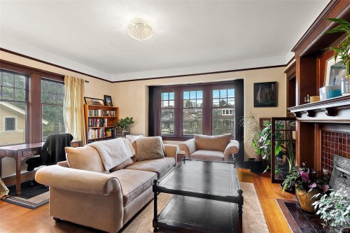 132 Government St South, Victoria, BC 