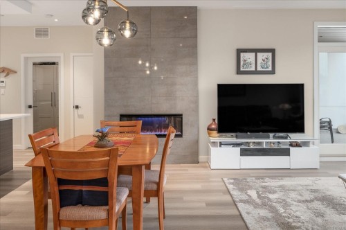 204-100 Lombardy St, Parksville, BC - Indoor