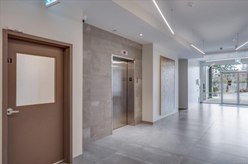 204-100 Lombardy St, Parksville, BC - Indoor Photo Showing Other Room