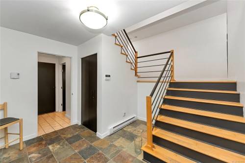 5198 Beckton Rd, Saanich, BC 