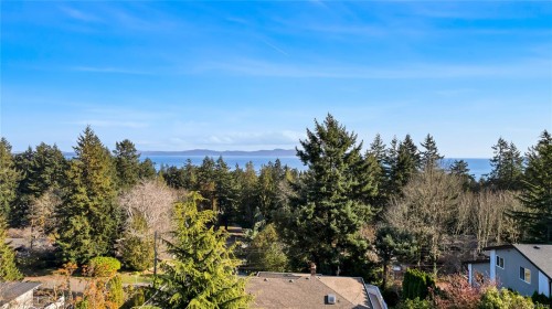 5198 Beckton Rd, Saanich, BC 