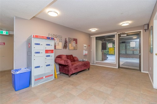 101-3251 Cowichan Lake Rd, Duncan, BC - Indoor Photo Showing Other Room