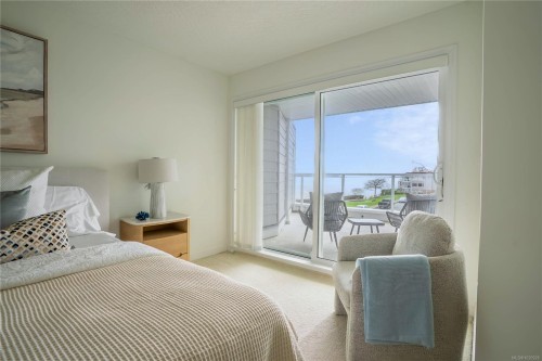 308-2550 Bevan Ave, Sidney, BC - Indoor Photo Showing Bedroom
