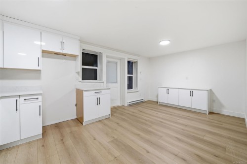 669 Canterbury Rd, Saanich, BC 