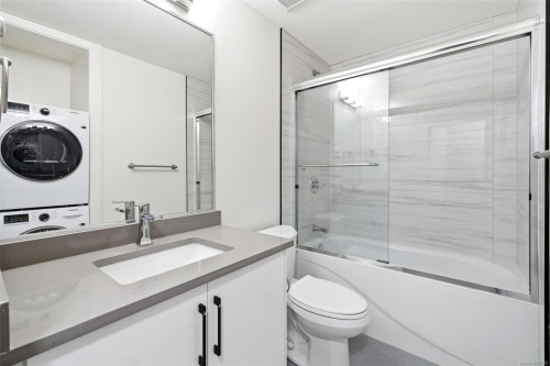 669 Canterbury Rd, Saanich, BC 