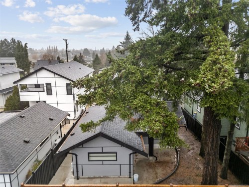 669 Canterbury Rd, Saanich, BC 