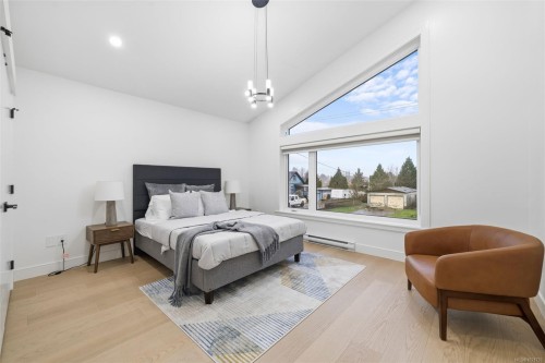 669 Canterbury Rd, Saanich, BC 