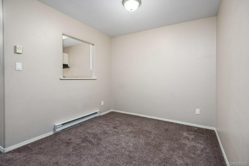211-130 Back Rd, Courtenay, BC - Indoor Photo Showing Other Room