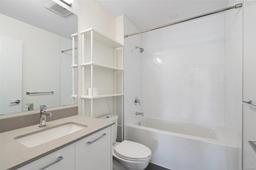 418-960 Reunion Ave, Langford, BC - Indoor Photo Showing Bathroom