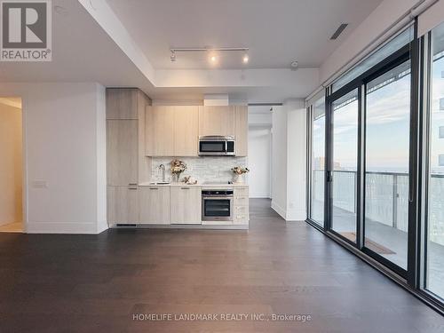 Lph5304 - 50 Charles Street E, Toronto, ON - Indoor Photo Showing Kitchen