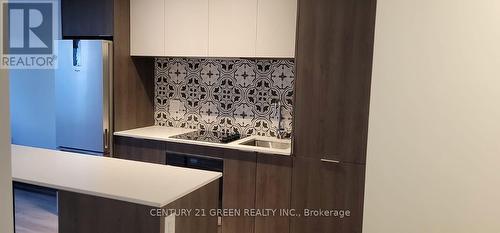 2201 - 395 Square One Drive, Mississauga, ON - Indoor Photo Showing Kitchen