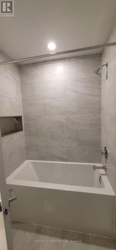 2201 - 395 Square One Drive, Mississauga, ON - Indoor Photo Showing Bathroom