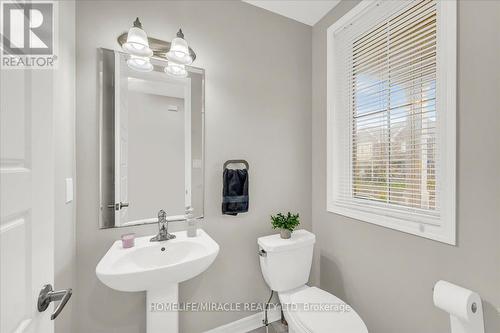 75 Compass Trail, Cambridge, ON - Indoor Photo Showing Bathroom