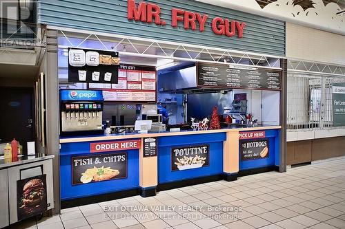 1100 Pembroke Street, Pembroke, ON 