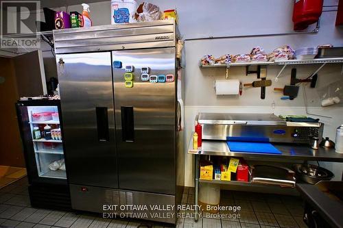 1100 Pembroke Street, Pembroke, ON 