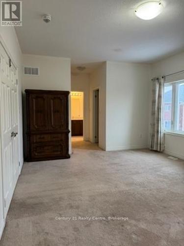 355 Royal Drive W, Brampton, ON - Indoor