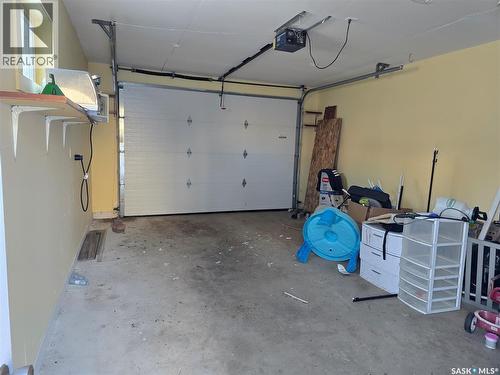 210 Western Crescent, Saskatoon, SK - Indoor Photo Showing Garage