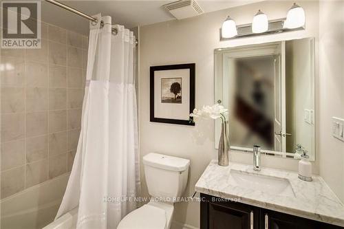 4 - 20 Hargrave Lane, Toronto, ON - Indoor Photo Showing Bathroom