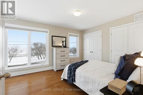 3362 Carling Avenue, Ottawa, ON - Indoor Photo Showing Bedroom