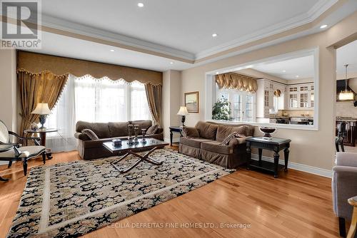 11 Beauvista Court, Vaughan, ON - Indoor Photo Showing Living Room