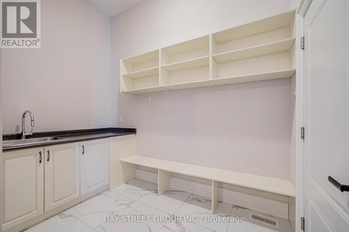 75 Douglas Road, Richmond Hill, ON - Indoor