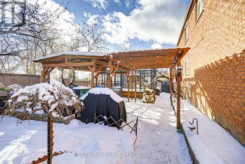 2 Grittani Lane, Toronto, ON - Outdoor