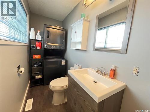 310 Louis Avenue, Maple Creek, SK - Indoor Photo Showing Bathroom