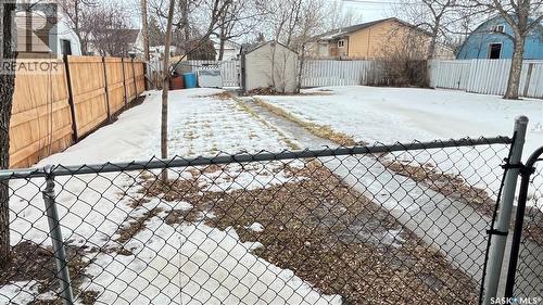 310 Louis Avenue, Maple Creek, SK - Outdoor
