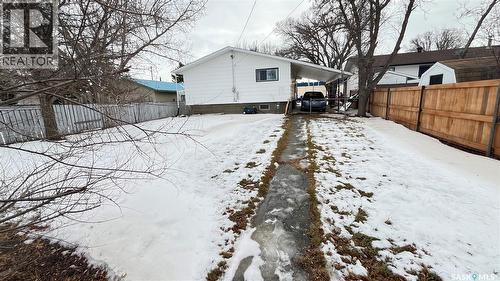 310 Louis Avenue, Maple Creek, SK - Outdoor