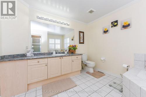 186 Mountainberry Road, Brampton, ON - Indoor Photo Showing Bathroom