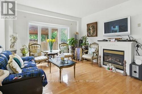 3 Osprey Court, Toronto, ON - Indoor Photo Showing Living Room With Fireplace
