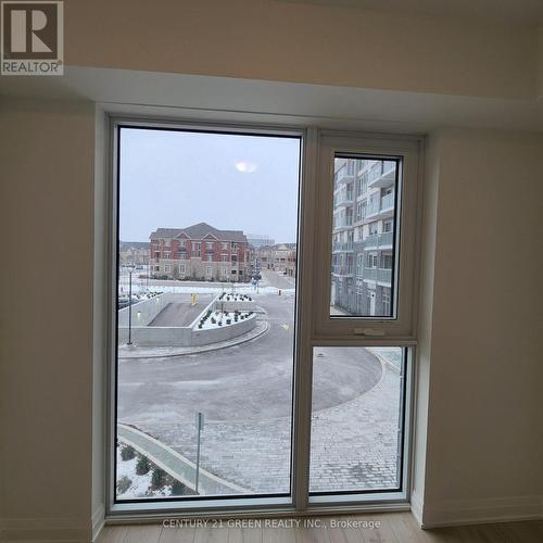 224 - 412 Silver Maple Road, Oakville, ON - Indoor Photo Showing Other Room